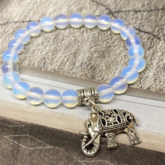 Opal Quartz beaded gemstone bracelet - Picture 3 of 5